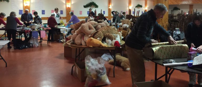 Christmas volunteers make it a merry holiday for families