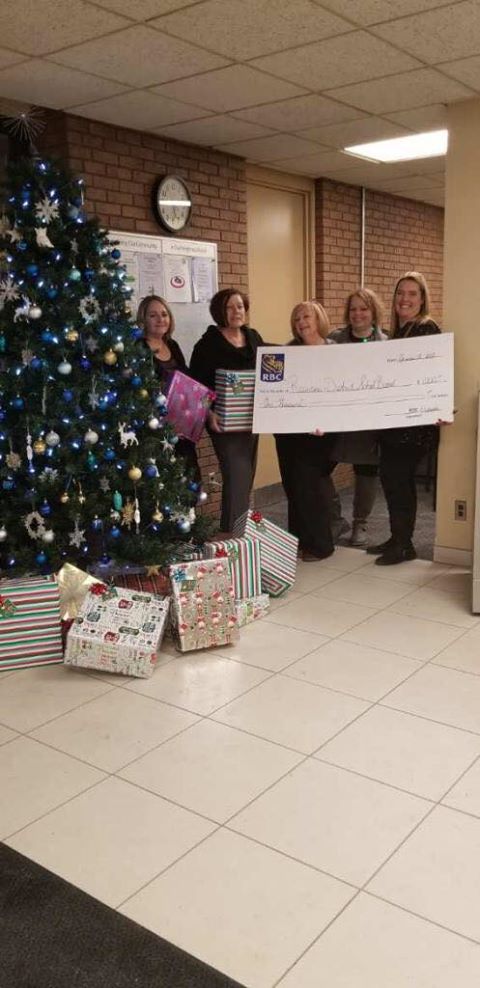 Espanola Royal Bank staffers gives back