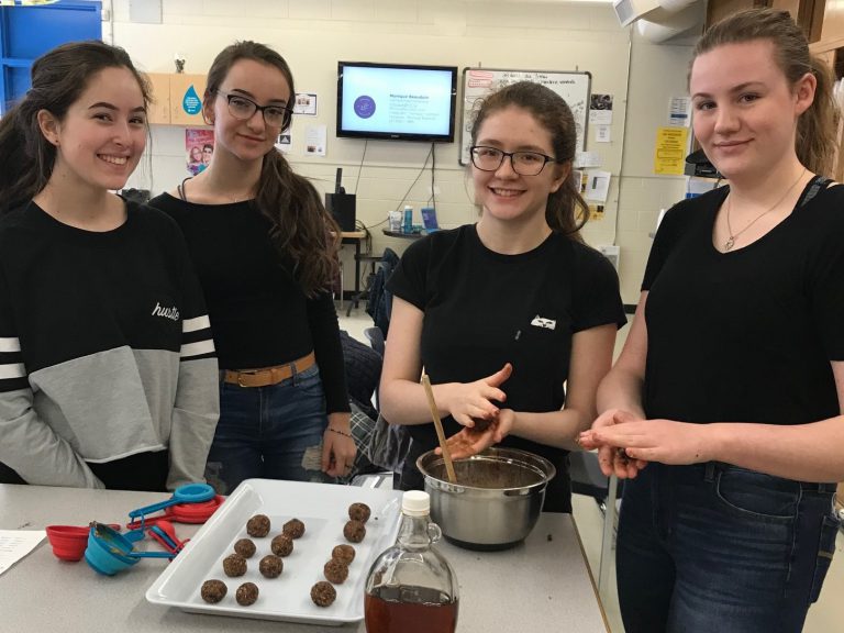 ÉSC Franco-Ouest students get certified