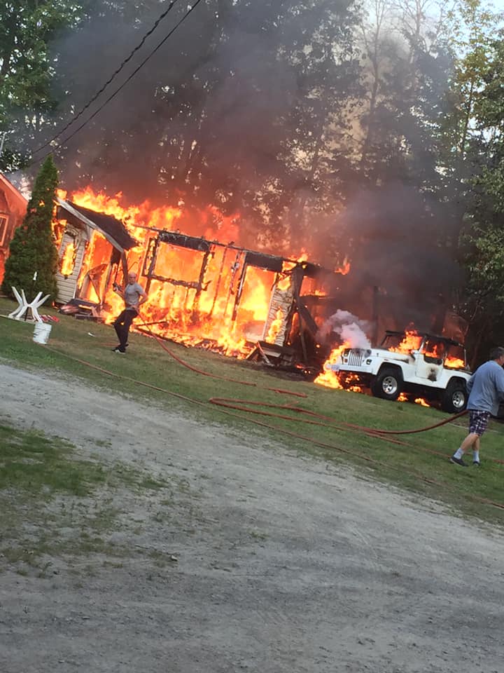 Cottage/jeep burns on Lake Mindemoya