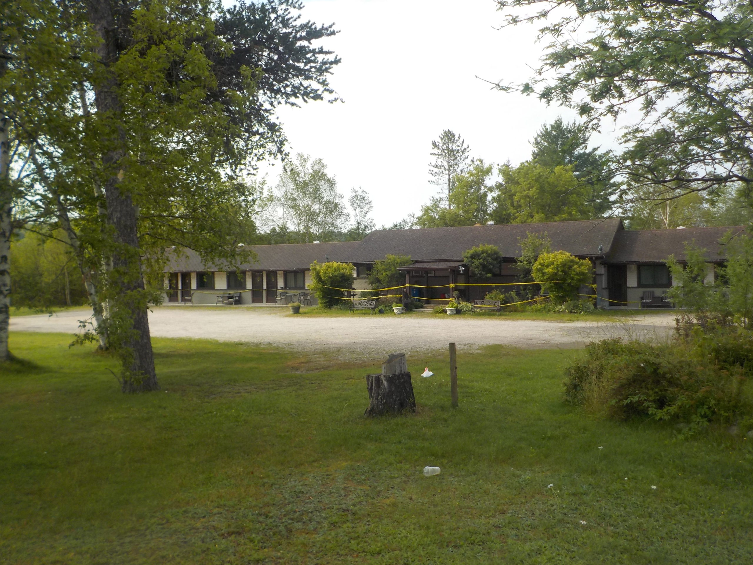 QUEENSWAY MOTEL